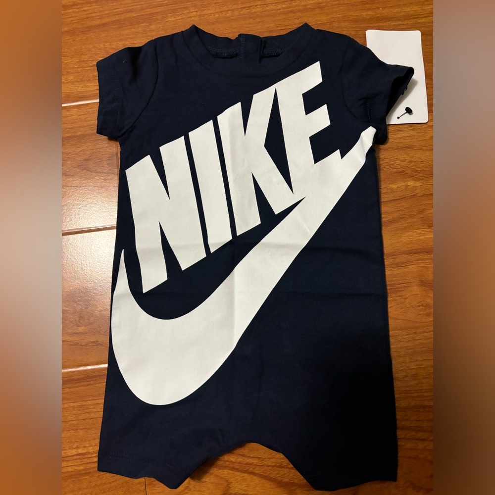New- Nike Futura Romper dark navy size 6 months baby